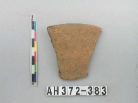 藏品(淺褐色夾砂陶口緣)的圖片